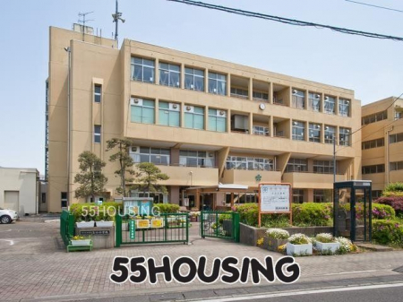 周辺環境　さいたま市立上小小学校 徒歩14分。 1070m