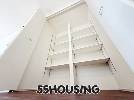 ց@-