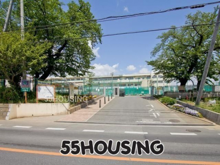周辺環境　さいたま市立指扇中学校 徒歩23分。 1800m