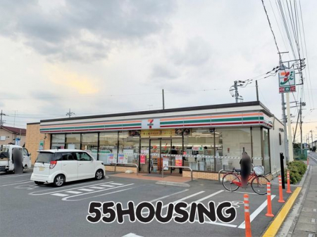 周辺環境　セブンイレブン蓮田閏戸大山店 徒歩7分。 550m