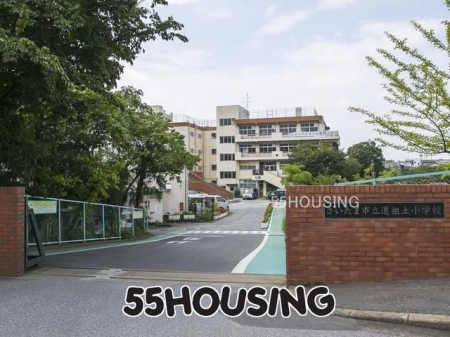 周辺環境　さいたま市立道祖土小学校 徒歩9分。 660m
