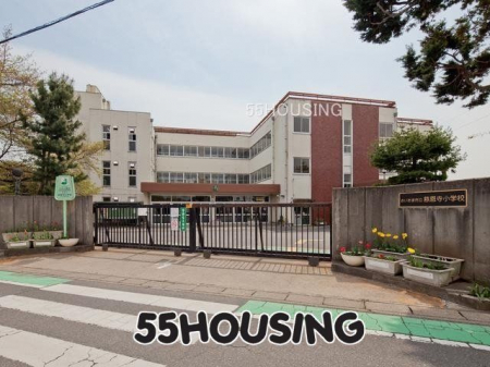 周辺環境　ヨークフーズ東岩槻店 徒歩34分。 2683m