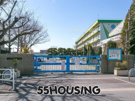周辺環境　戸田市立笹目東小学校 徒歩7分。 550m