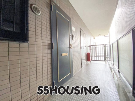 ց@-