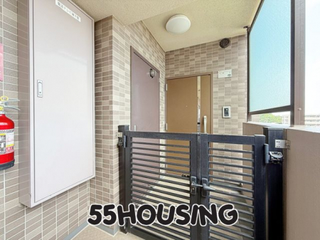 ց@-