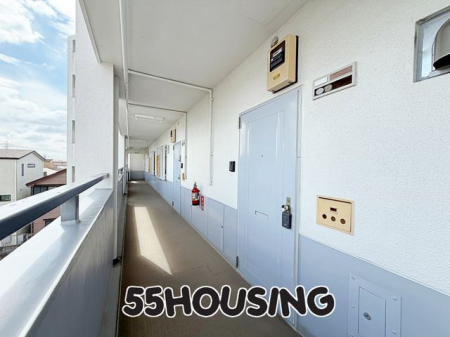 ց@-