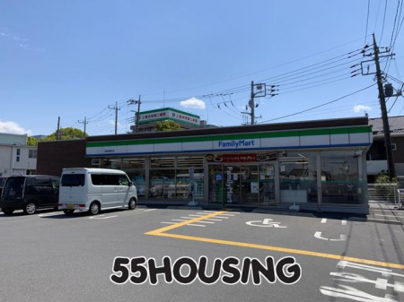 ���ӊ��@�t�@�~���[�}�[�g������Y�ʂ�X �k��10���B 800m