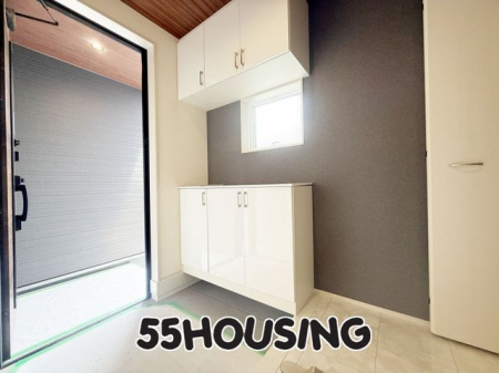 ���ց@-