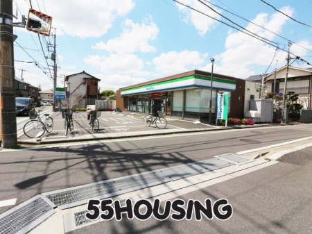 ���ӊ��@�t�@�~���[�}�[�g�������܉h�a�ܒ��ړX �k��4���B 300m