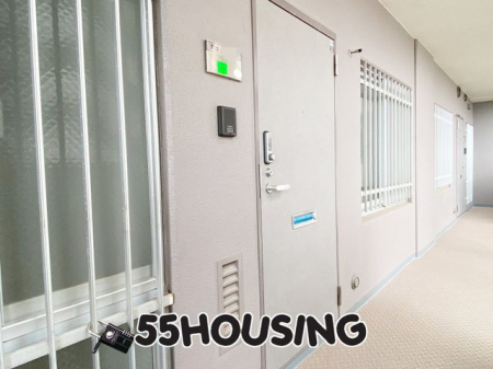 ���ց@-