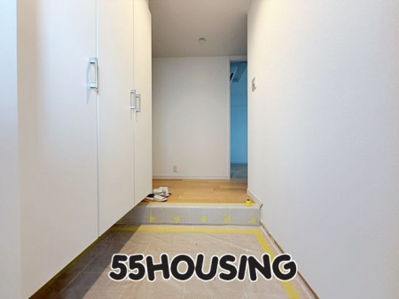���ց@-