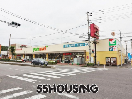 ���ӊ��@���[�N�}�[�g����X �k��8���B 640m