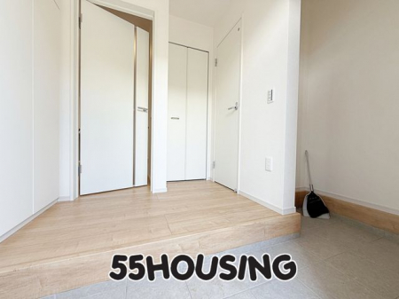 ���ց@-
