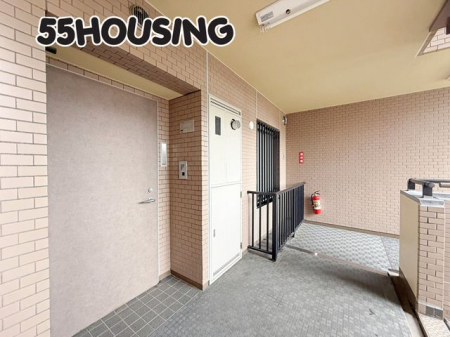���ց@-