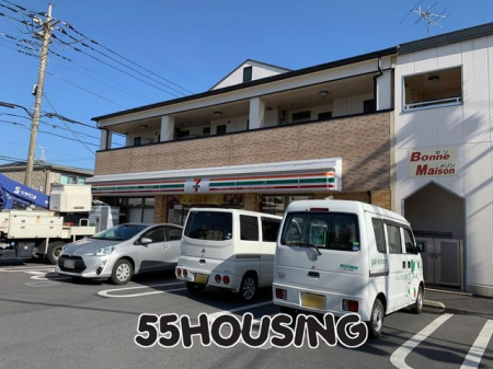 ���ӊ��@�Z�u���C���u���̉ƓX �k��8���B 590m