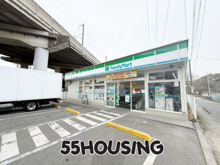 ���ӊ��@�t�@�~���[�}�[�g�������ܒ��Y�a�X �k��7���B 513m